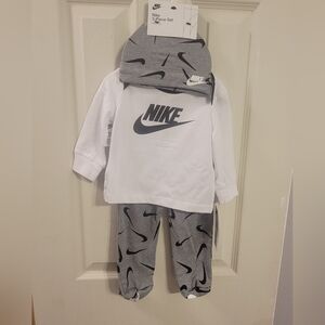 Nike 3 Pieces Set